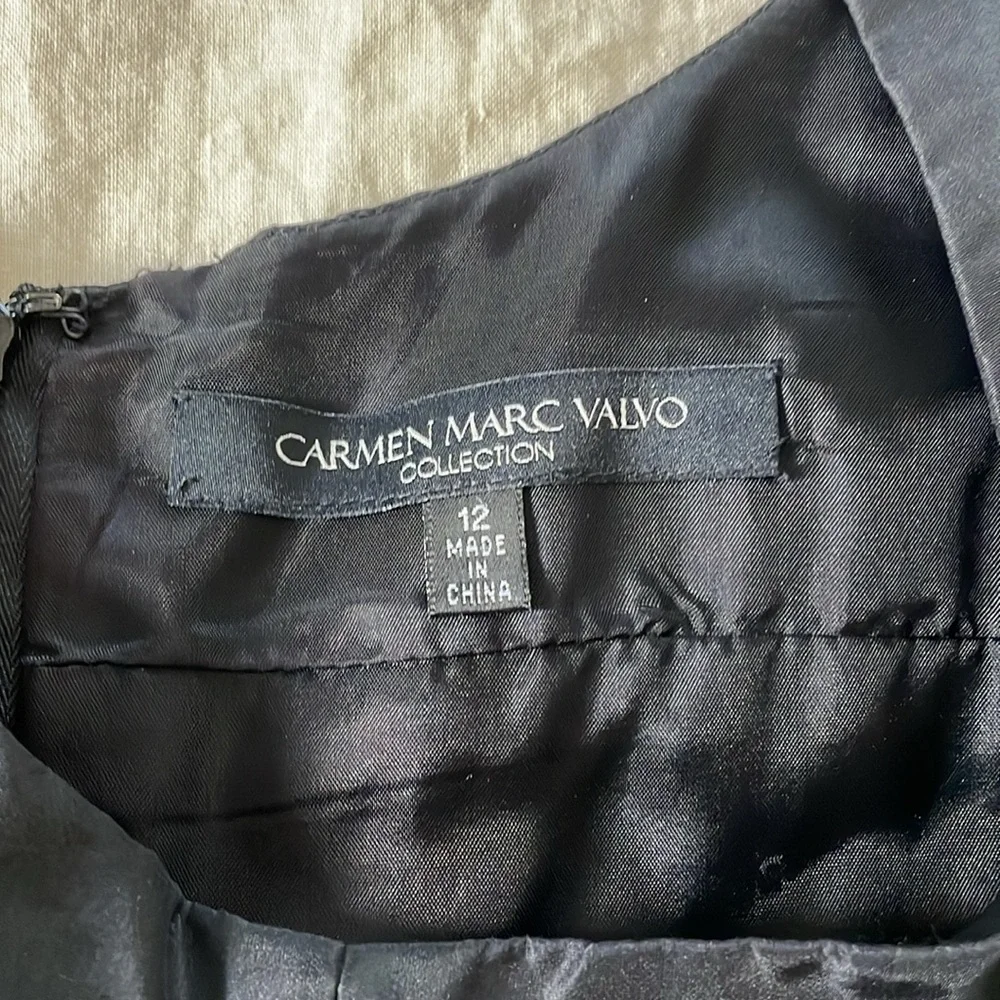 Carmen Marc Valvo: Silk Cocktail Dress with Bubble Hem - Picture 9 of 15